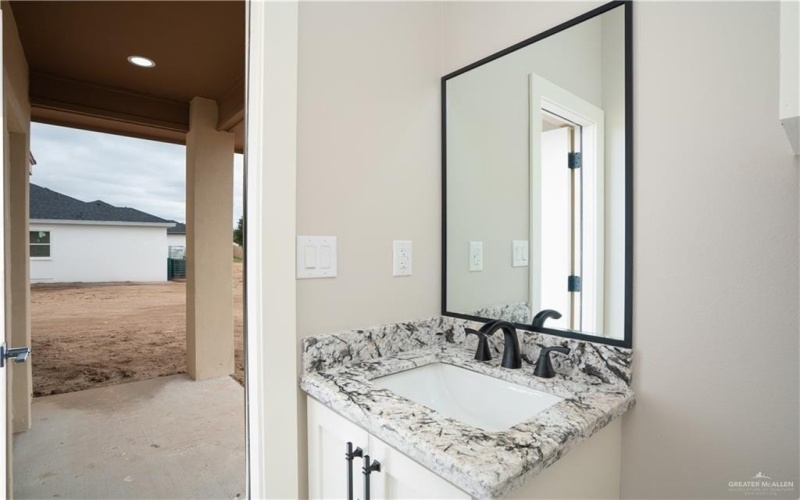 3608 E Alexa Street, Edinburg, TX 78542, 3 Bedrooms Bedrooms, ,2 BathroomsBathrooms,Residential,For Sale,3608 E Alexa Street,463613