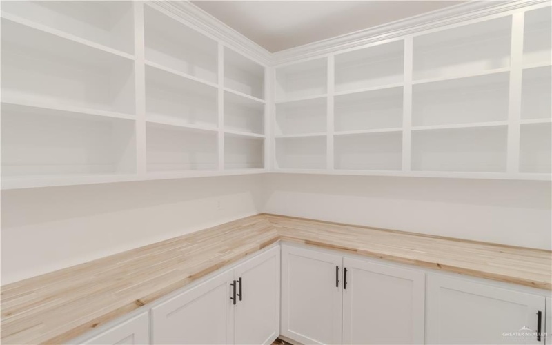 9908 N 24th Street, McAllen, TX 78504, 4 Bedrooms Bedrooms, ,5 BathroomsBathrooms,Residential,For Sale,9908 N 24th Street,469845