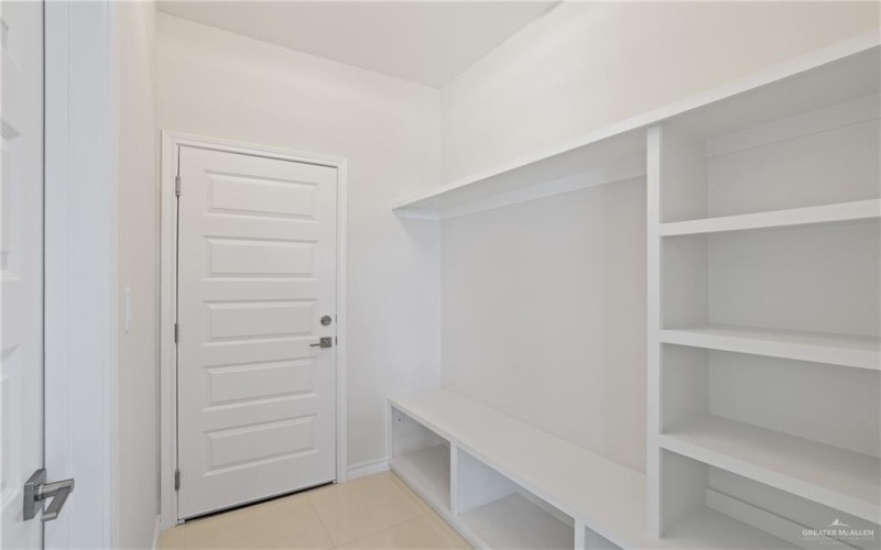 1704 Diplomat Drive, Edinburg, TX 78542, 3 Habitaciones Habitaciones , ,2 BañosBaños,Residential,En Venta,1704 Diplomat Drive,469882