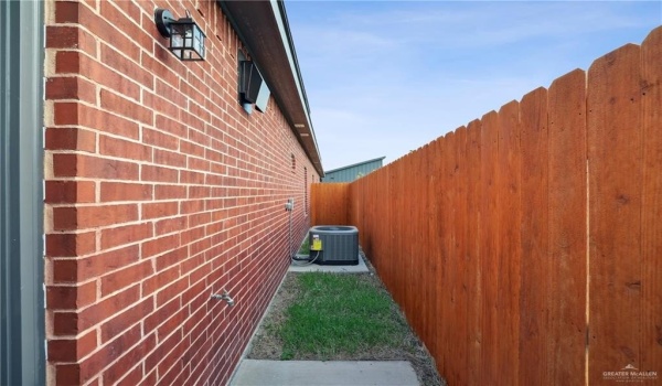 905 W 8th Street #2A, Mission, TX 78572, 2 Bedrooms Bedrooms, ,2 BathroomsBathrooms,Residential Lease,For Rent,905 W 8th Street,469156