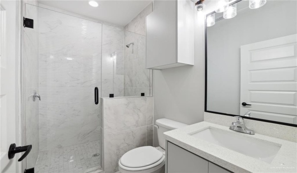 905 W 8th Street #2B, Mission, TX 78572, 3 Bedrooms Bedrooms, ,2 BathroomsBathrooms,Residential Lease,For Rent,905 W 8th Street,469157