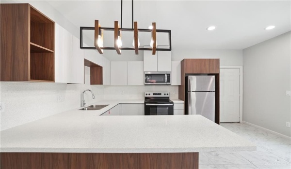 905 W 8th Street #2B, Mission, TX 78572, 3 Bedrooms Bedrooms, ,2 BathroomsBathrooms,Residential Lease,For Rent,905 W 8th Street,469157