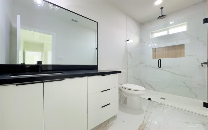 8104 N 51st Street N, McAllen, TX 78504, 3 Habitaciones Habitaciones , ,3 BañosBaños,Residential,En Venta,8104 N 51st Street N,469915