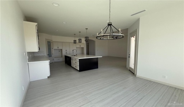 809 N Trinity Street N, Edinburg, TX 78541, 4 Bedrooms Bedrooms, ,3 BathroomsBathrooms,Residential,For Sale,809 N Trinity Street N,463850