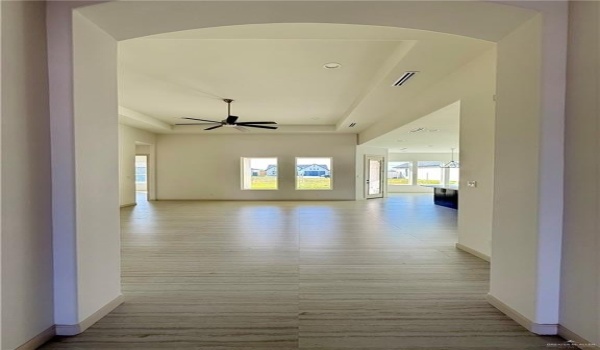 809 N Trinity Street N, Edinburg, TX 78541, 4 Bedrooms Bedrooms, ,3 BathroomsBathrooms,Residential,For Sale,809 N Trinity Street N,463850