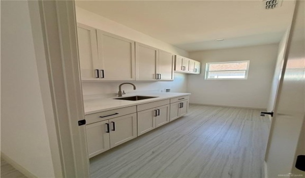 809 N Trinity Street N, Edinburg, TX 78541, 4 Bedrooms Bedrooms, ,3 BathroomsBathrooms,Residential,For Sale,809 N Trinity Street N,463850