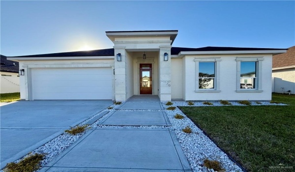 809 N Trinity Street N, Edinburg, TX 78541, 4 Bedrooms Bedrooms, ,3 BathroomsBathrooms,Residential,For Sale,809 N Trinity Street N,463850