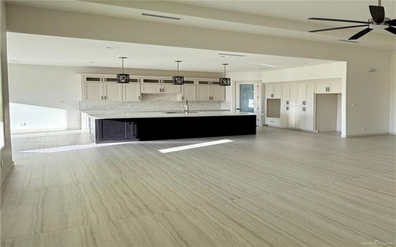 809 N Trinity Street N, Edinburg, TX 78541, 4 Bedrooms Bedrooms, ,3 BathroomsBathrooms,Residential,For Sale,809 N Trinity Street N,463850