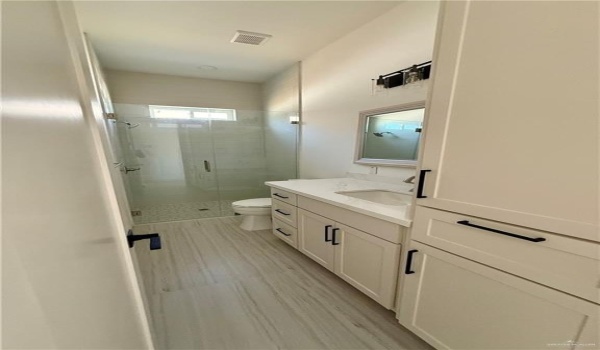 809 N Trinity Street N, Edinburg, TX 78541, 4 Bedrooms Bedrooms, ,3 BathroomsBathrooms,Residential,For Sale,809 N Trinity Street N,463850