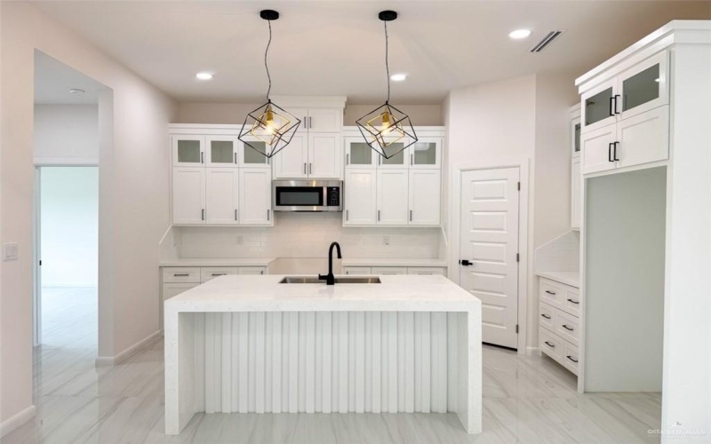8014 N 48th Avenue, McAllen, TX 78504, 3 Habitaciones Habitaciones , ,2 BañosBaños,Residential,En Venta,8014 N 48th Avenue,469926