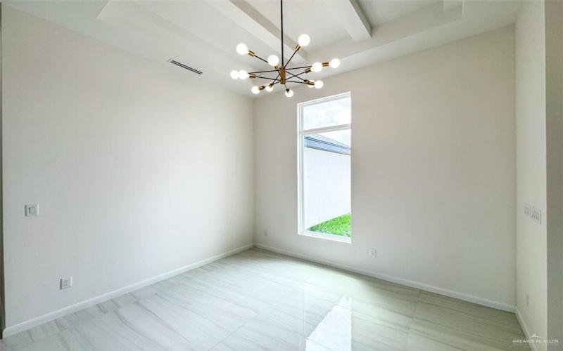 8014 N 48th Avenue, McAllen, TX 78504, 3 Habitaciones Habitaciones , ,2 BañosBaños,Residential,En Venta,8014 N 48th Avenue,469926