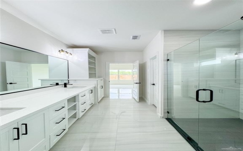 8014 N 48th Avenue, McAllen, TX 78504, 3 Habitaciones Habitaciones , ,2 BañosBaños,Residential,En Venta,8014 N 48th Avenue,469926
