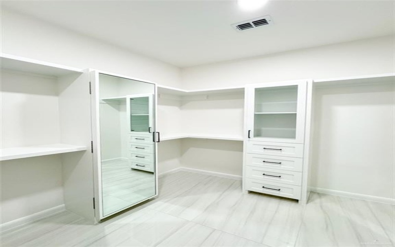 8014 N 48th Avenue, McAllen, TX 78504, 3 Habitaciones Habitaciones , ,2 BañosBaños,Residential,En Venta,8014 N 48th Avenue,469926