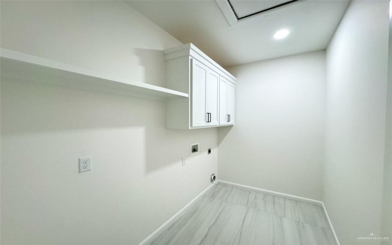 8014 N 48th Avenue, McAllen, TX 78504, 3 Habitaciones Habitaciones , ,2 BañosBaños,Residential,En Venta,8014 N 48th Avenue,469926