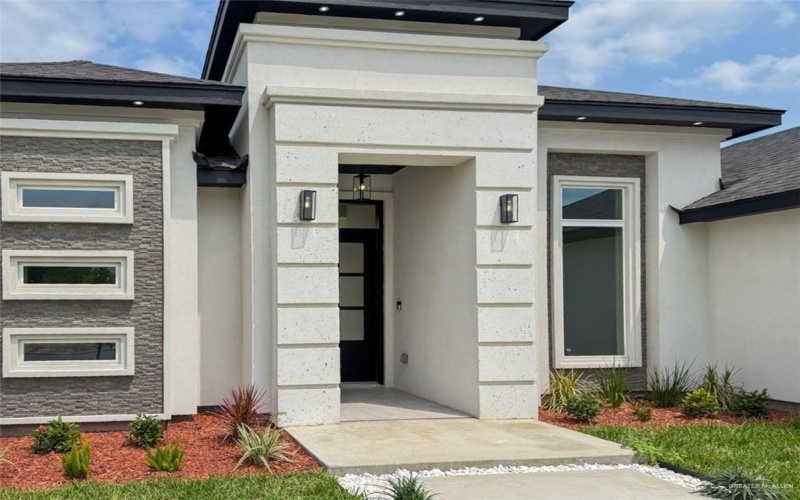 8014 N 48th Avenue, McAllen, TX 78504, 3 Habitaciones Habitaciones , ,2 BañosBaños,Residential,En Venta,8014 N 48th Avenue,469926