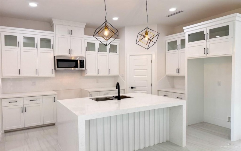 8014 N 48th Avenue, McAllen, TX 78504, 3 Habitaciones Habitaciones , ,2 BañosBaños,Residential,En Venta,8014 N 48th Avenue,469926