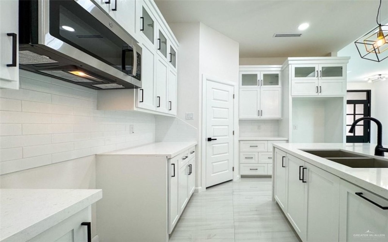 8014 N 48th Avenue, McAllen, TX 78504, 3 Habitaciones Habitaciones , ,2 BañosBaños,Residential,En Venta,8014 N 48th Avenue,469926
