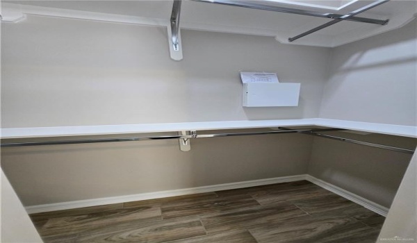 810 N Blair Avenue #2, Edinburg, TX 78541, 2 Bedrooms Bedrooms, ,2 BathroomsBathrooms,Residential Lease,For Rent,810 N Blair Avenue,463931