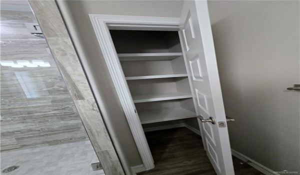810 N Blair Avenue #2, Edinburg, TX 78541, 2 Bedrooms Bedrooms, ,2 BathroomsBathrooms,Residential Lease,For Rent,810 N Blair Avenue,463931