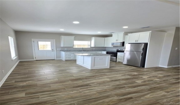 810 N Blair Avenue #2, Edinburg, TX 78541, 2 Bedrooms Bedrooms, ,2 BathroomsBathrooms,Residential Lease,For Rent,810 N Blair Avenue,463931