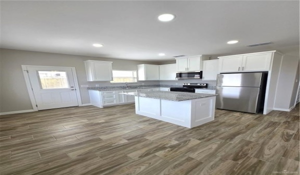 810 N Blair Avenue #2, Edinburg, TX 78541, 2 Bedrooms Bedrooms, ,2 BathroomsBathrooms,Residential Lease,For Rent,810 N Blair Avenue,463931