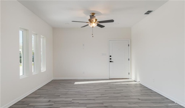 1006 N Clarence Avenue, Edinburg, TX 78541, ,Residential Multi Family,For Sale,1006 N Clarence Avenue,469217