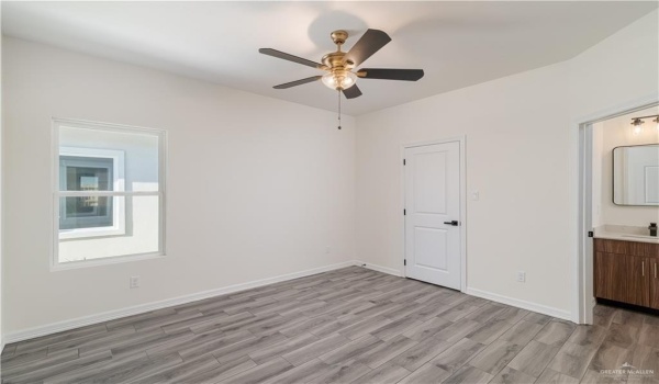 1006 N Clarence Avenue, Edinburg, TX 78541, ,Residential Multi Family,For Sale,1006 N Clarence Avenue,469217
