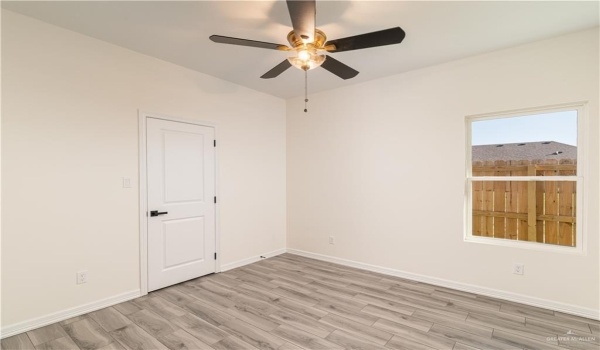 1006 N Clarence Avenue, Edinburg, TX 78541, ,Residential Multi Family,For Sale,1006 N Clarence Avenue,469217