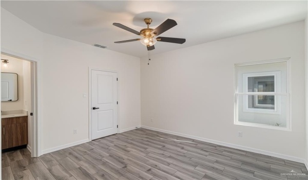 1006 N Clarence Avenue, Edinburg, TX 78541, ,Residential Multi Family,For Sale,1006 N Clarence Avenue,469217