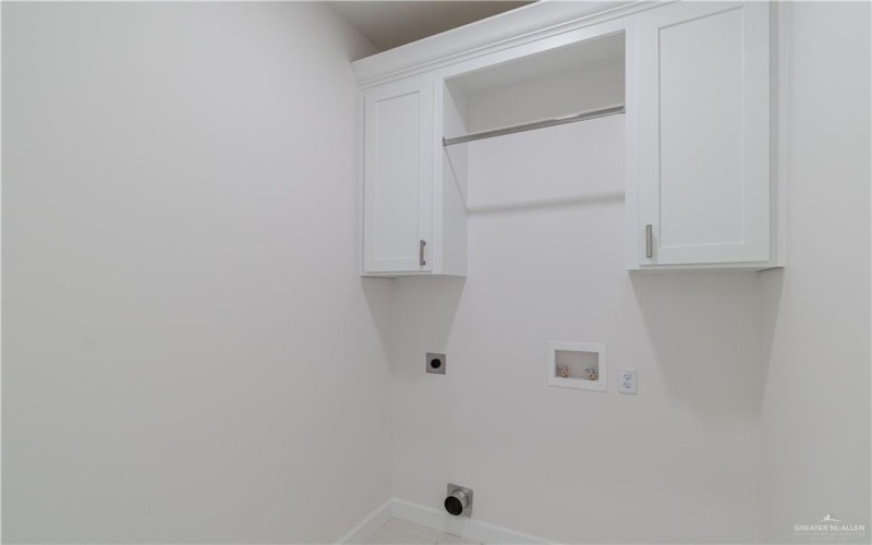 2816 Comal Road, Edinburg, TX 78542, 3 Bedrooms Bedrooms, ,2 BathroomsBathrooms,Residential,For Sale,2816 Comal Road,469962