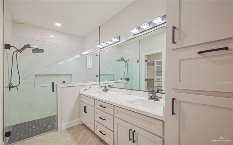 8039 N 50th Street, McAllen, TX 78504, 3 Habitaciones Habitaciones , ,2 BañosBaños,Residential,En Venta,8039 N 50th Street,463950