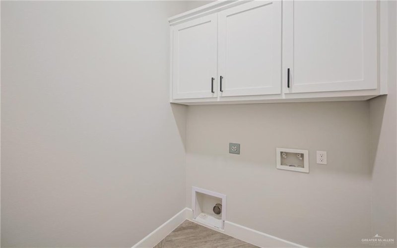 8039 N 50th Street, McAllen, TX 78504, 3 Habitaciones Habitaciones , ,2 BañosBaños,Residential,En Venta,8039 N 50th Street,463950