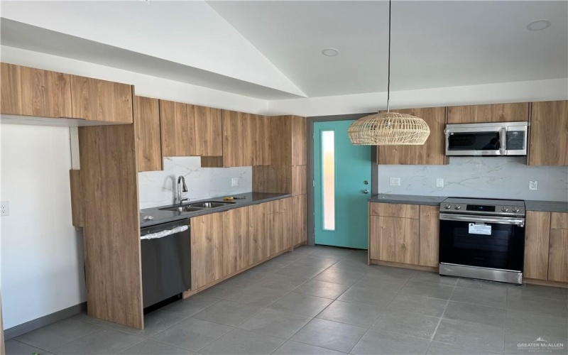 3409 N L Street #2, McAllen, TX 78504, 2 Bedrooms Bedrooms, ,2 BathroomsBathrooms,Residential Lease,For Rent,3409 N L Street,469224