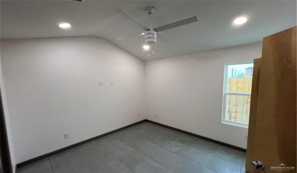 3409 N L Street #2, McAllen, TX 78504, 2 Bedrooms Bedrooms, ,2 BathroomsBathrooms,Residential Lease,For Rent,3409 N L Street,469224