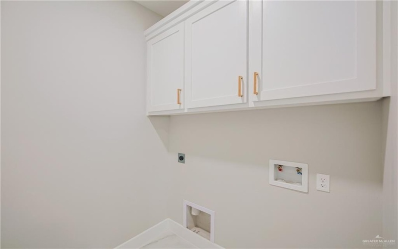 8034 N 51st Street, McAllen, TX 78504, 3 Habitaciones Habitaciones , ,2 BañosBaños,Residential,En Venta,8034 N 51st Street,463952