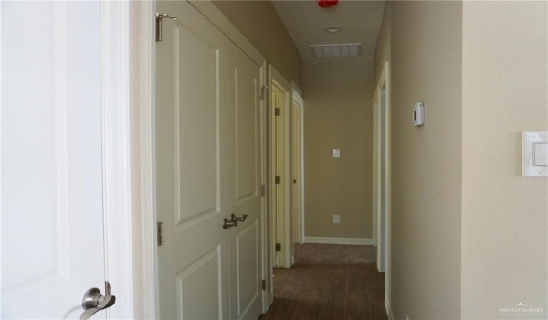 1025 N Clarence Avenue, Edinburg, TX 78541, ,Residential Multi Family,For Sale,1025 N Clarence Avenue,464066