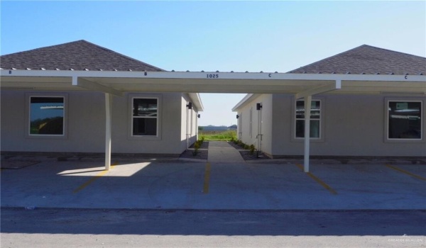 1025 N Clarence Avenue, Edinburg, TX 78541, ,Residential Multi Family,For Sale,1025 N Clarence Avenue,464066