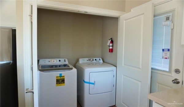 1025 N Clarence Avenue, Edinburg, TX 78541, ,Residential Multi Family,For Sale,1025 N Clarence Avenue,464066