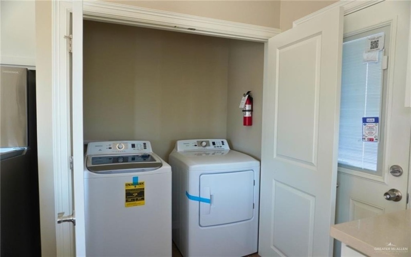1025 N Clarence Avenue, Edinburg, TX 78541, ,Residential Multi Family,For Sale,1025 N Clarence Avenue,464066