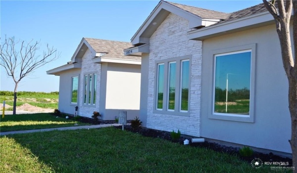 1025 N Clarence Avenue, Edinburg, TX 78541, ,Residential Multi Family,For Sale,1025 N Clarence Avenue,464066