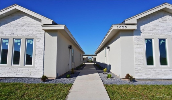 1025 N Clarence Avenue, Edinburg, TX 78541, ,Residential Multi Family,For Sale,1025 N Clarence Avenue,464066