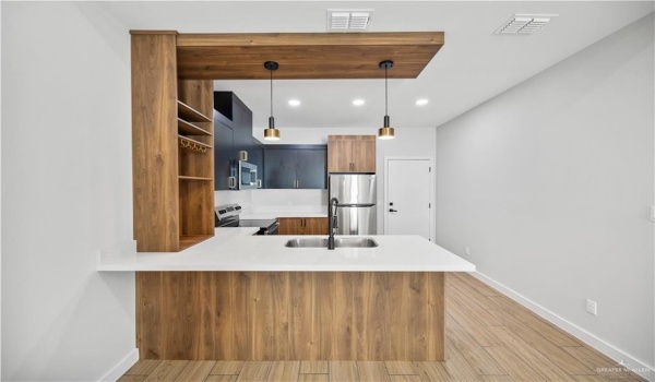 1410 S Michigan Street #2, Mission, TX 78573, 3 Bedrooms Bedrooms, ,2 BathroomsBathrooms,Residential Lease,For Rent,1410 S Michigan Street,469285