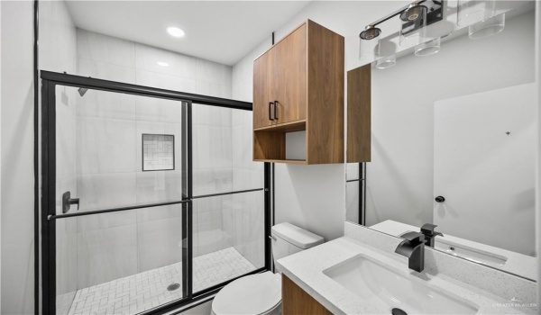 1410 S Michigan Street #2, Mission, TX 78573, 3 Bedrooms Bedrooms, ,2 BathroomsBathrooms,Residential Lease,For Rent,1410 S Michigan Street,469285