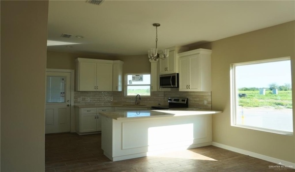1024 N Abbey Avenue, Edinburg, TX 78541, ,Residential Multi Family,For Sale,1024 N Abbey Avenue,464070