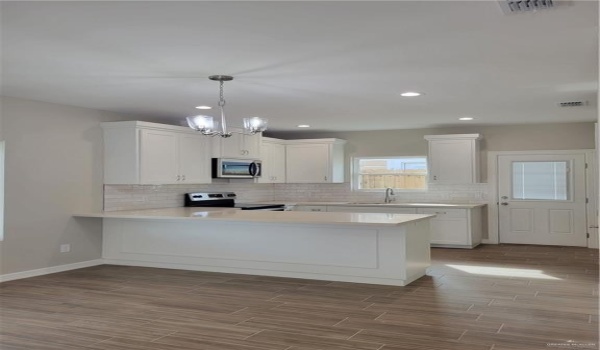 1024 N Abbey Avenue, Edinburg, TX 78541, ,Residential Multi Family,For Sale,1024 N Abbey Avenue,464070