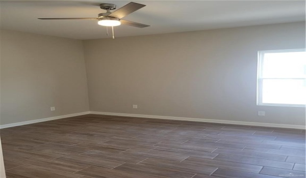 1024 N Abbey Avenue, Edinburg, TX 78541, ,Residential Multi Family,For Sale,1024 N Abbey Avenue,464070