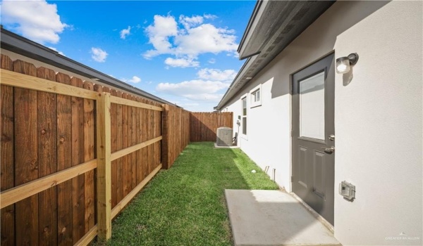 3601 Vanessa Lane #2, Weslaco, TX 78596, 3 Bedrooms Bedrooms, ,2 BathroomsBathrooms,Residential,For Sale,3601 Vanessa Lane,464088