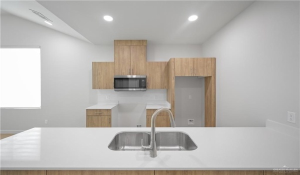 3601 Vanessa Lane #1, Weslaco, TX 78596, 2 Bedrooms Bedrooms, ,2 BathroomsBathrooms,Residential,For Sale,3601 Vanessa Lane,464094