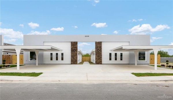 9206 N 56th Lane, McAllen, TX 78504, ,Residential Multi Family,For Sale,9206 N 56th Lane,469311