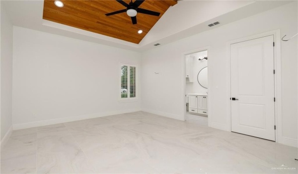 1313 Oriole Avenue, McAllen, TX 78504, 4 Bedrooms Bedrooms, ,5 BathroomsBathrooms,Residential,For Sale,1313 Oriole Avenue,469350